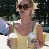 britney-spears-drinking-1