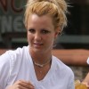 britney-spears-drinking-2