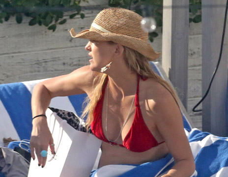 kate-hudson-bikini